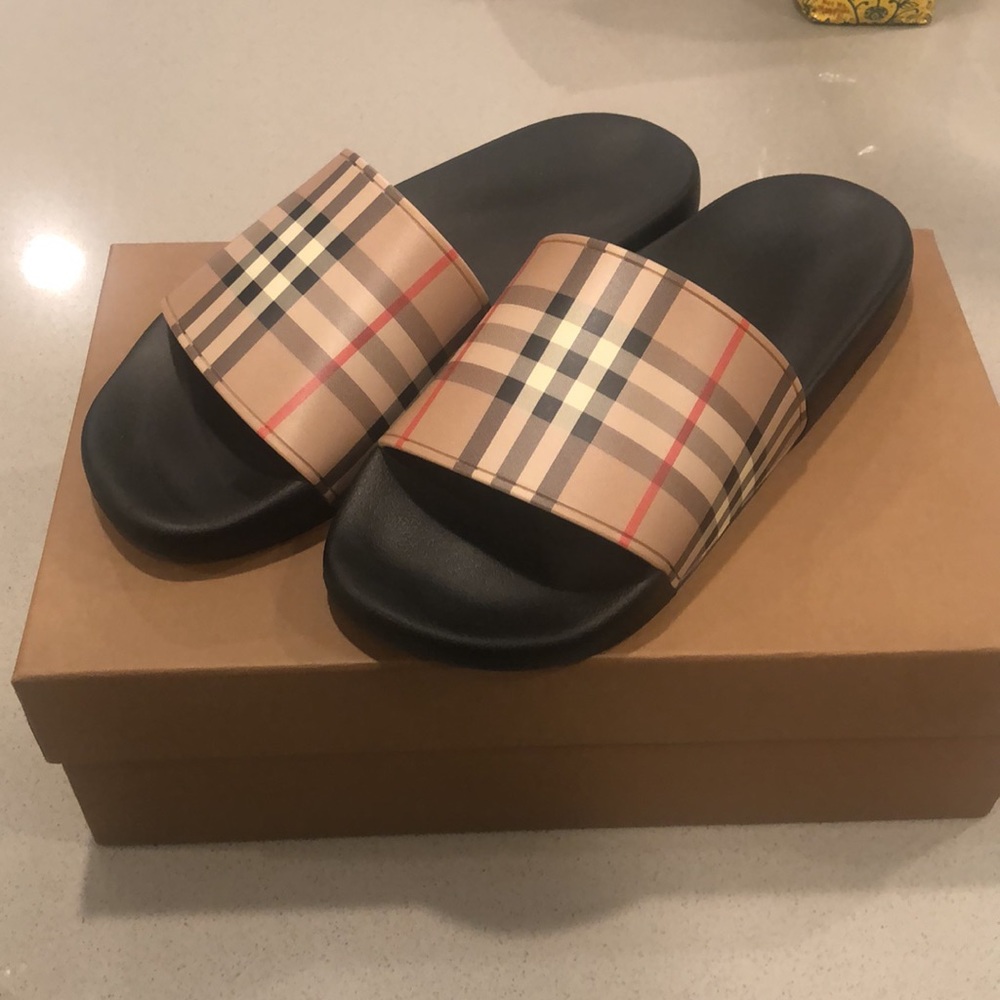 Burberry Vintage Check Slides
